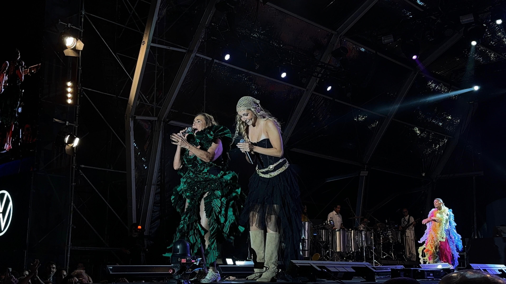 Carolina Quintas ao vivo nas Festas do Mar 2026 — imagem 1