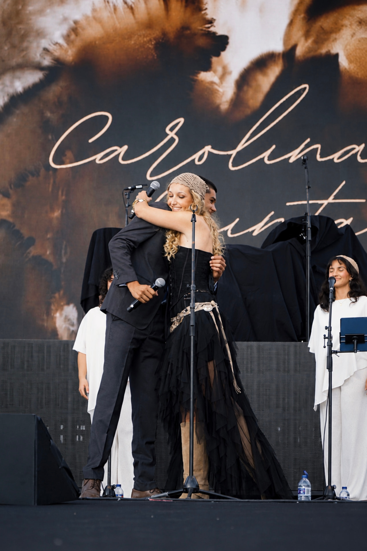 Carolina Quintas ao vivo nas Festas do Mar 2026 — imagem 24