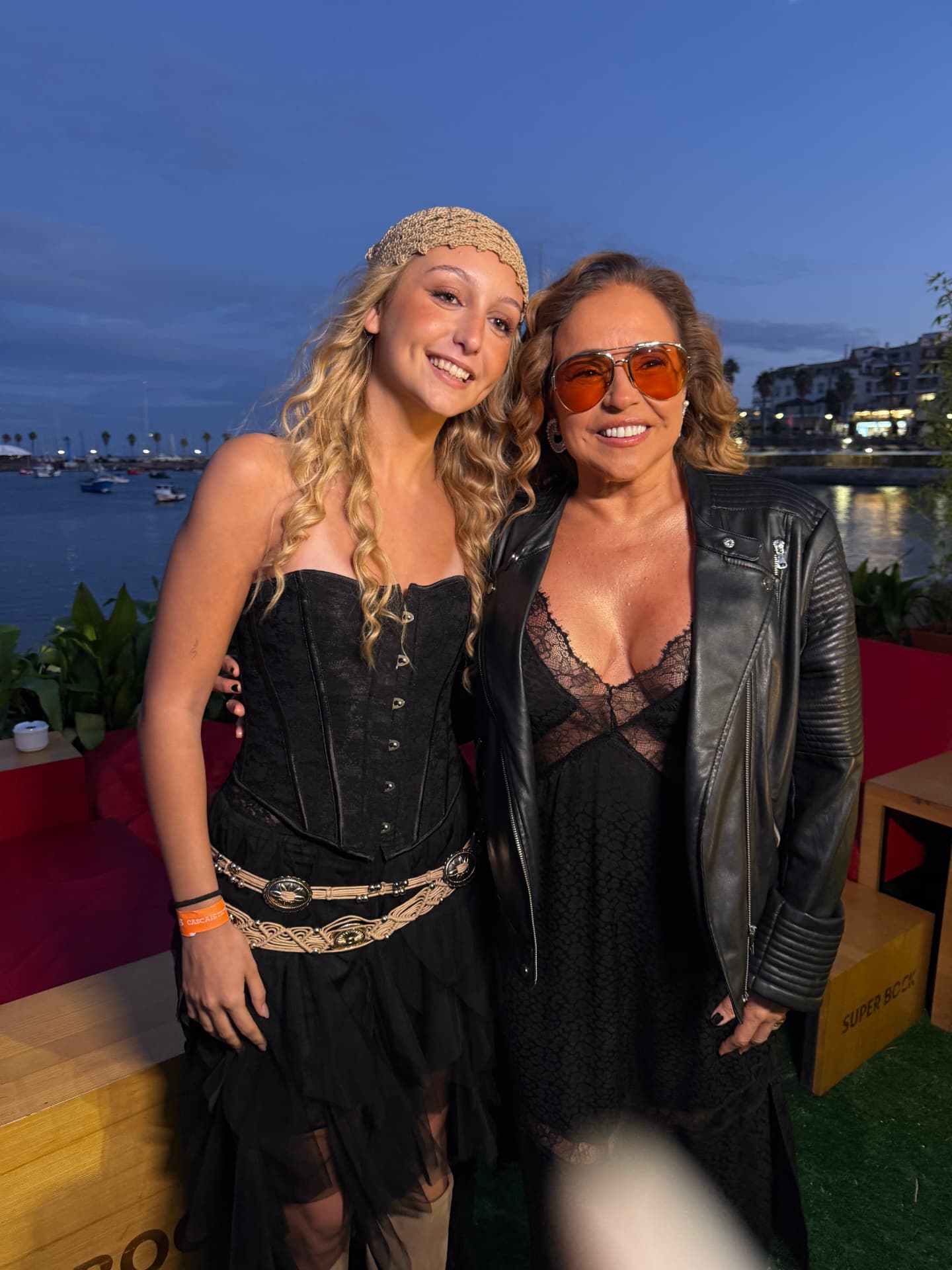 Carolina Quintas ao vivo nas Festas do Mar 2026 — imagem 16