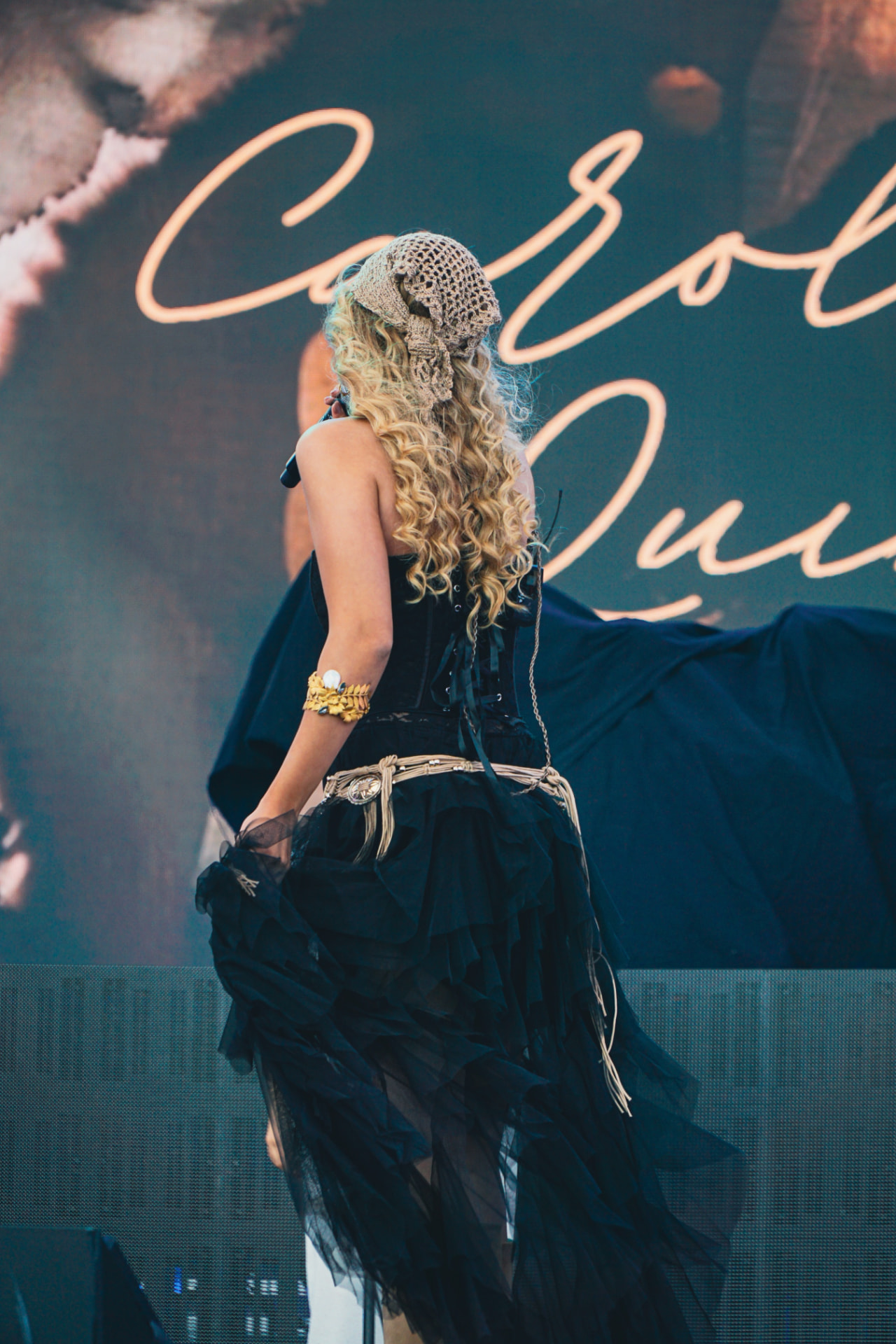 Carolina Quintas ao vivo nas Festas do Mar 2026 — imagem 4