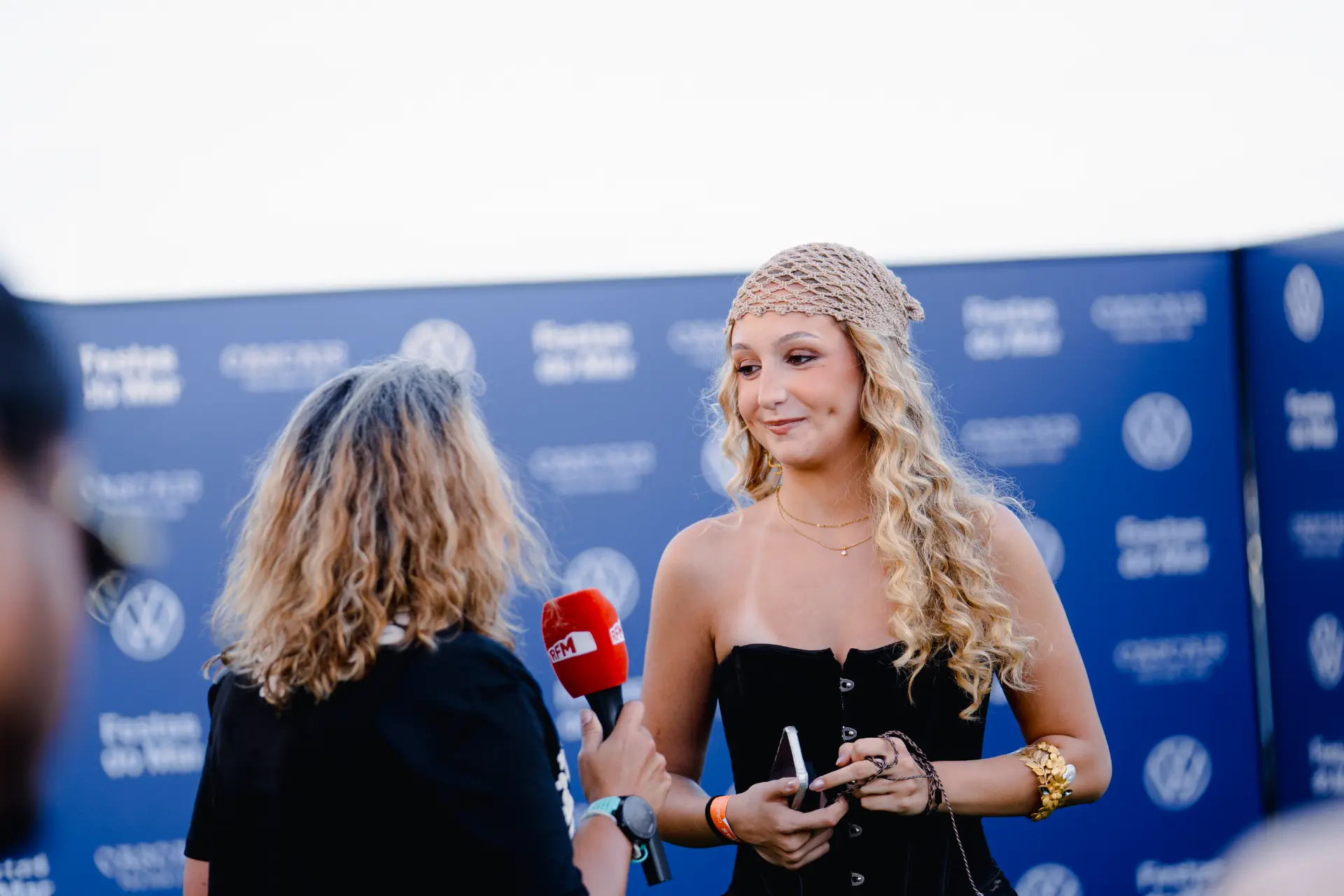 Carolina Quintas ao vivo nas Festas do Mar 2026 — imagem 21