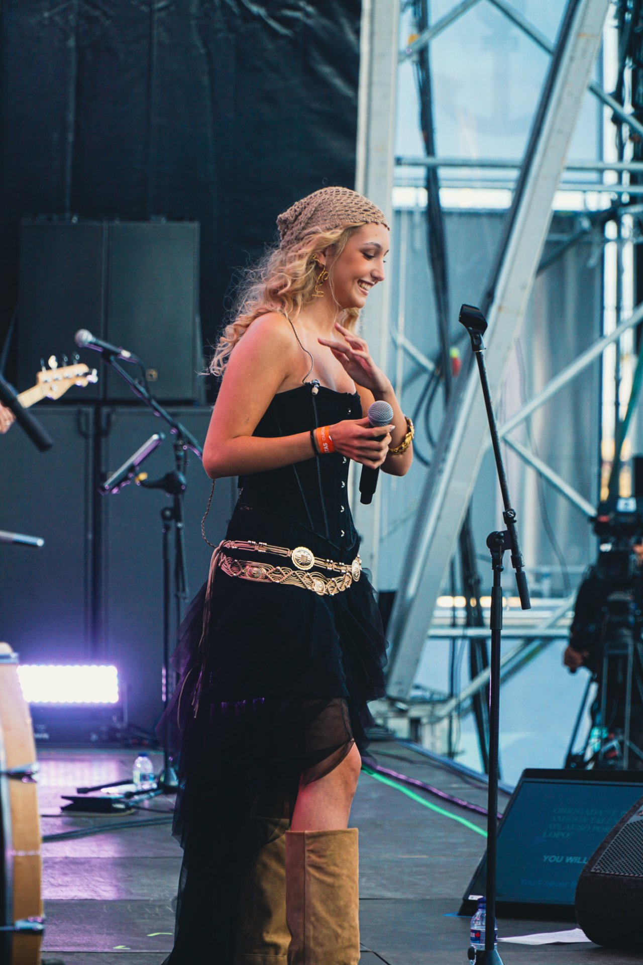 Carolina Quintas ao vivo nas Festas do Mar 2026 — imagem 3
