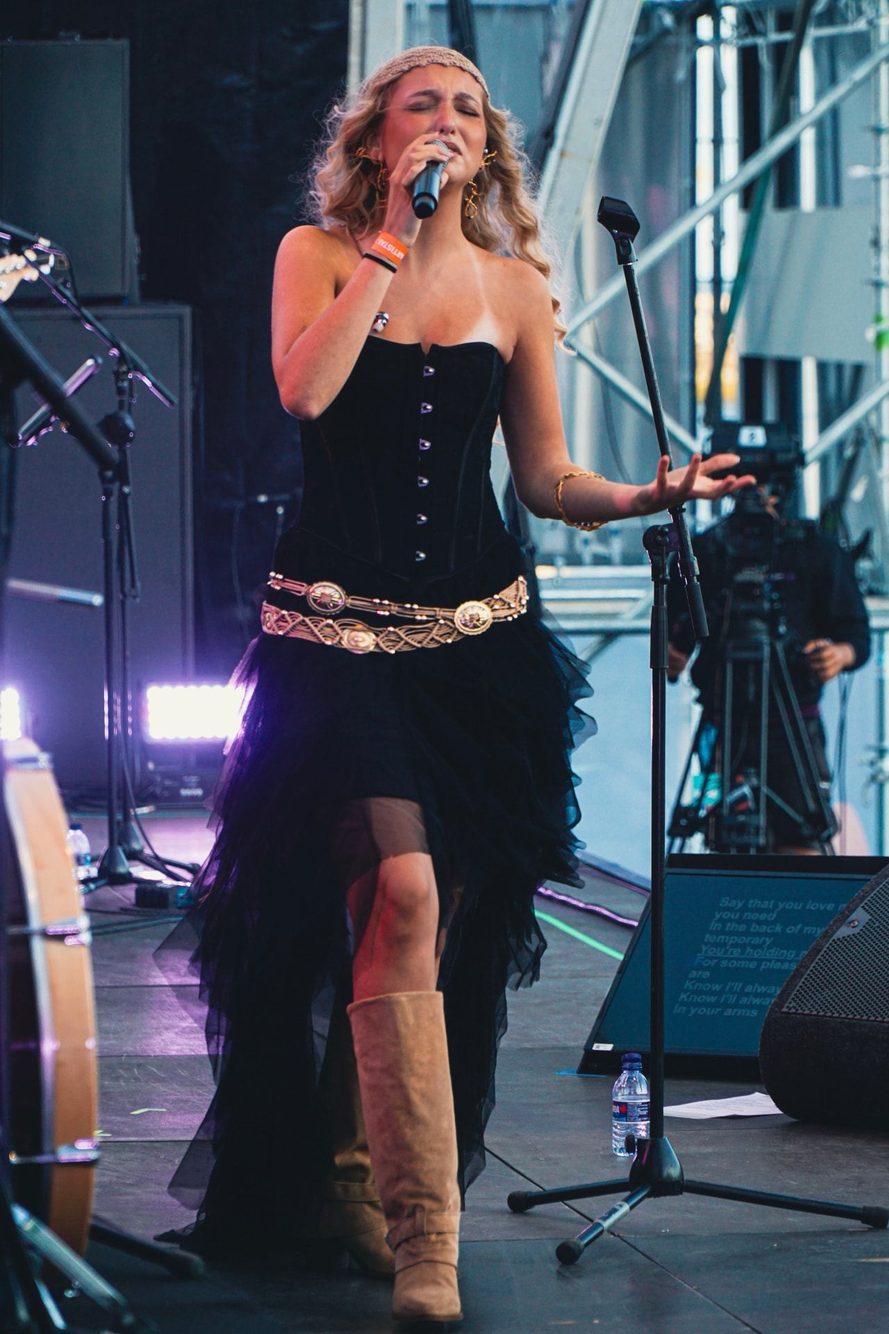 Carolina Quintas ao vivo nas Festas do Mar 2026 — imagem 5